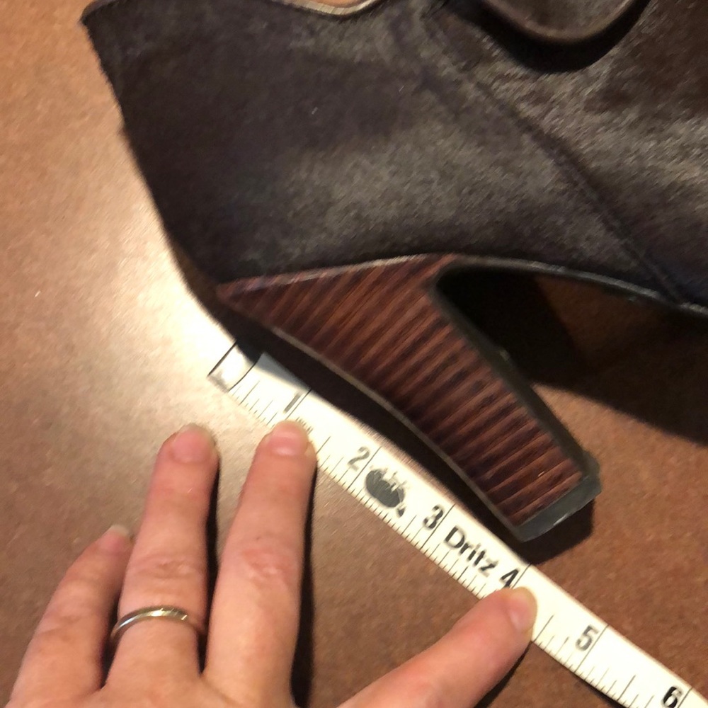 Fossil Brown Cow Hide Booties. Size 7 - image 6